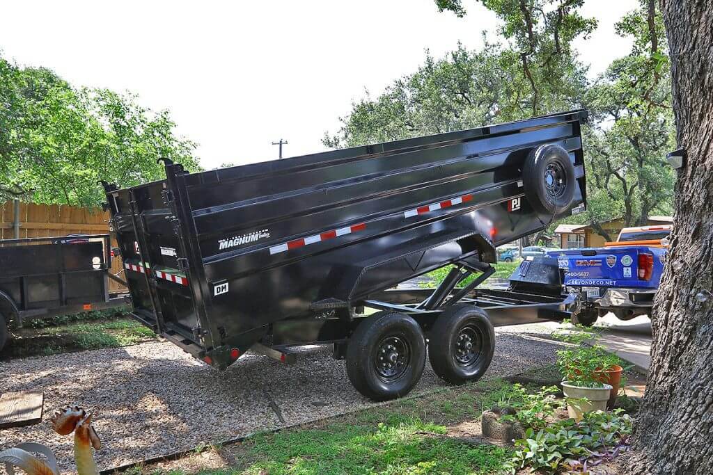 Dump Trailer - 16 Ft End