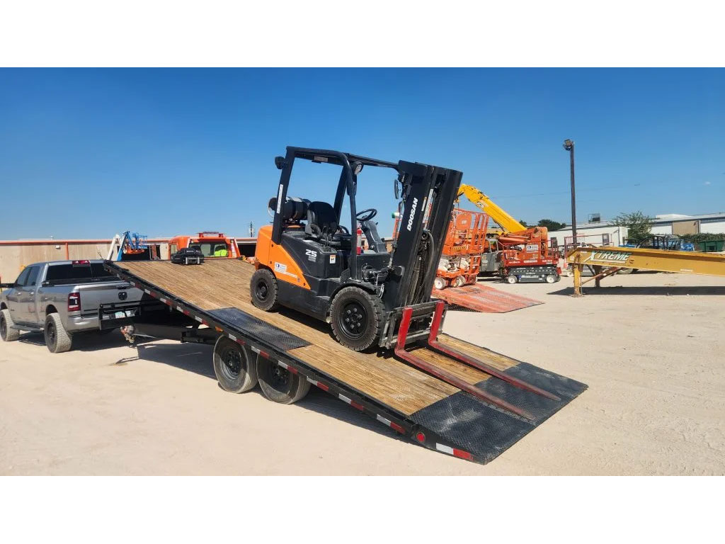 Equipment Trailer - 24 ft Deckover Tilt