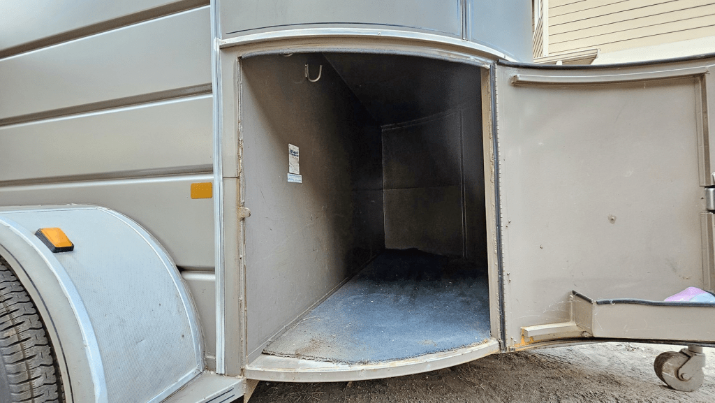 Horse Trailer - 2 Horse Straight Load
