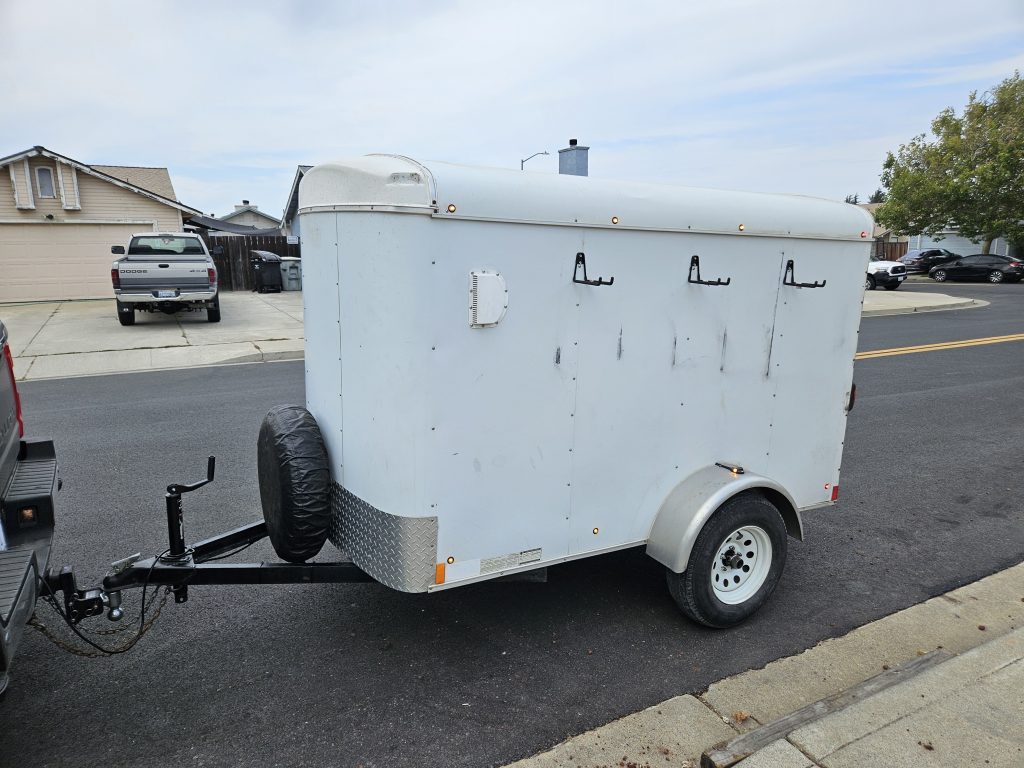 Cargo trailer - 5x8 Enclosed