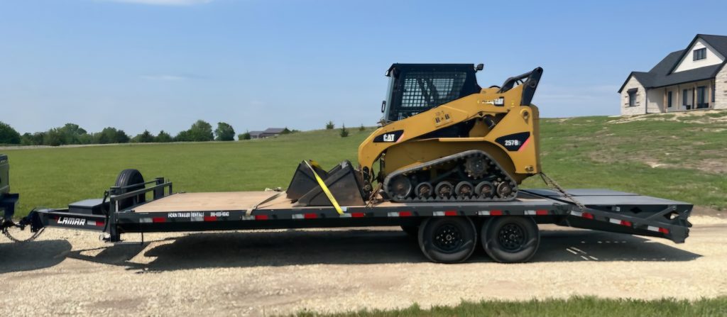 Equipment Trailer - Lamar Flatbed BP Deckover Equipment 8.5x24