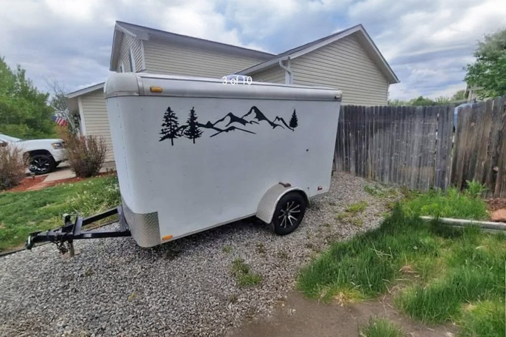 Enclosed 5 x 10'
