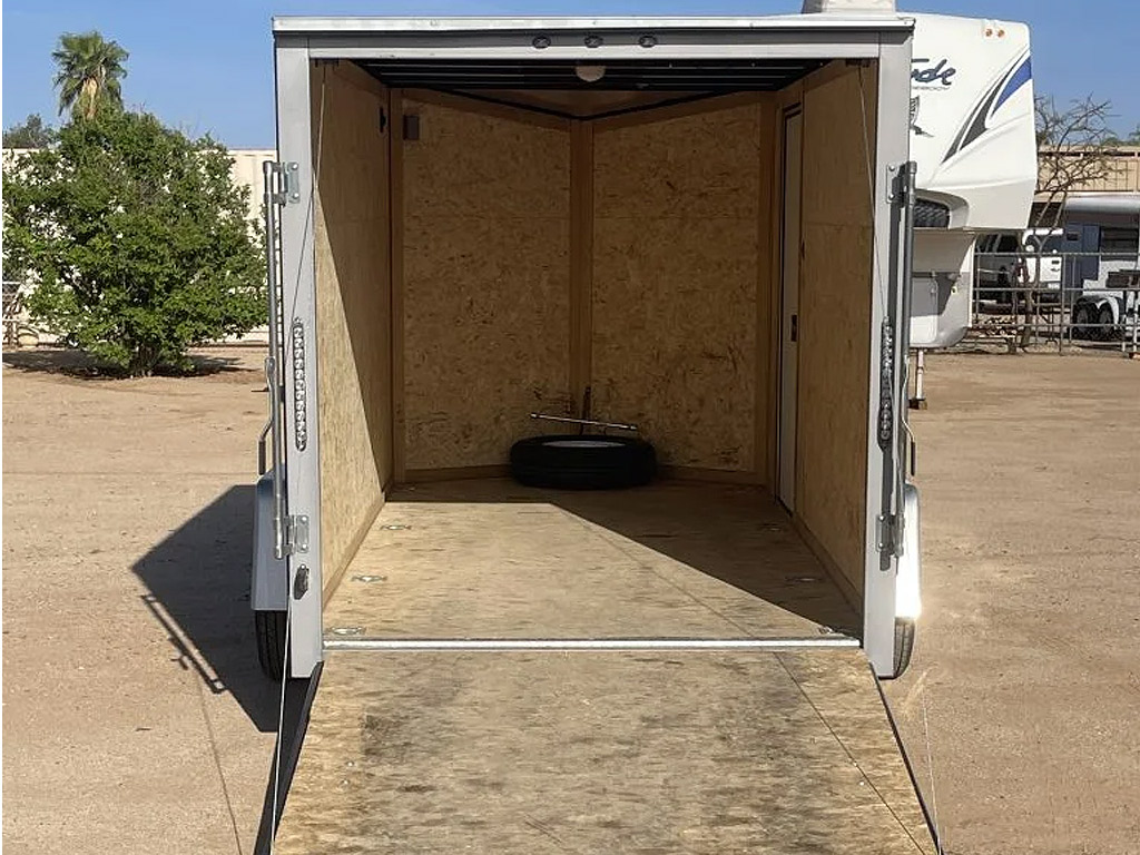 6'X12' Enclosed Trailer With Ramp