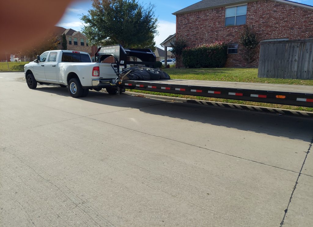 32' Gooseneck Flatbed