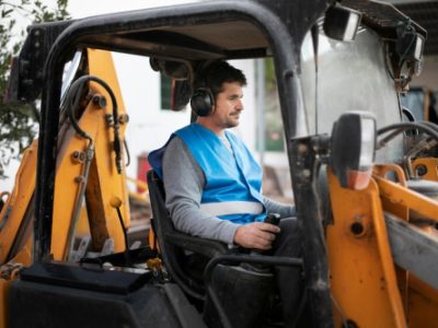 Peer-to-Peer Trailer Rentals for Large Equipment
