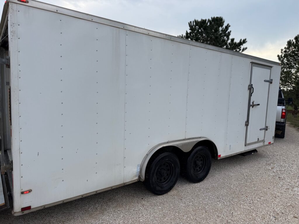 20' Enclosed Cargo Trailer - NICE !!!