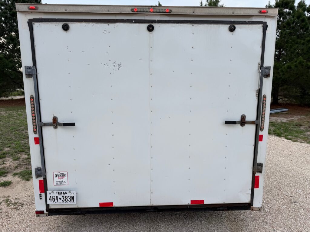 20' Enclosed Cargo Trailer - NICE !!!