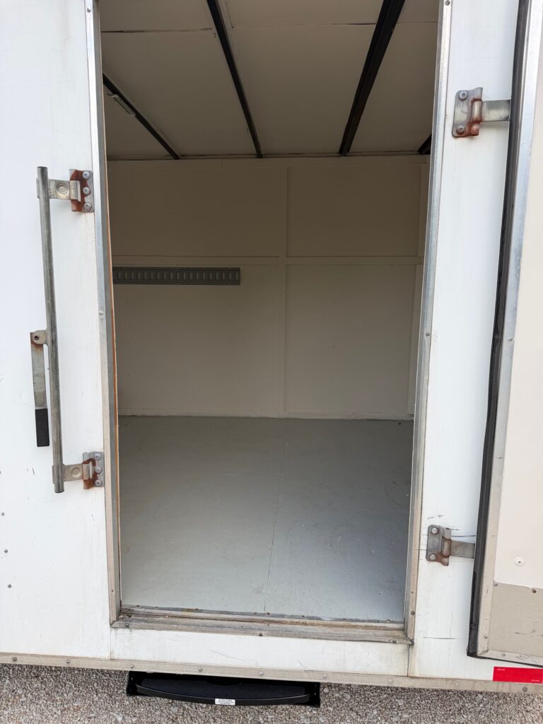 20' Enclosed Cargo Trailer - NICE !!!