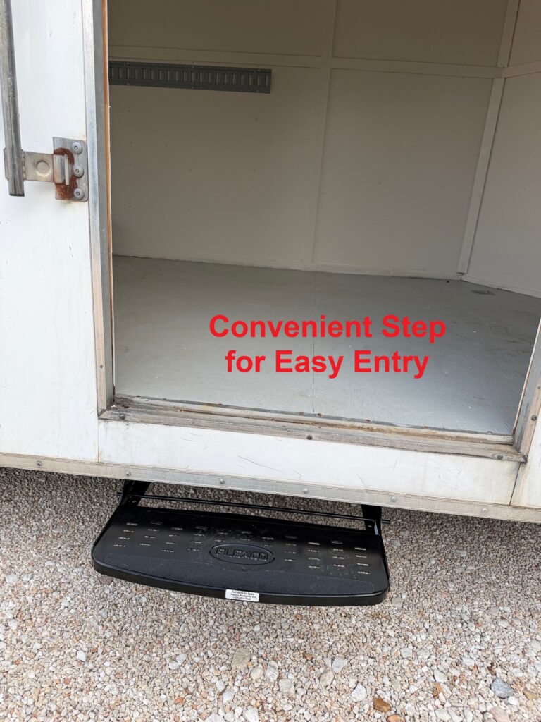20' Enclosed Cargo Trailer - NICE !!!