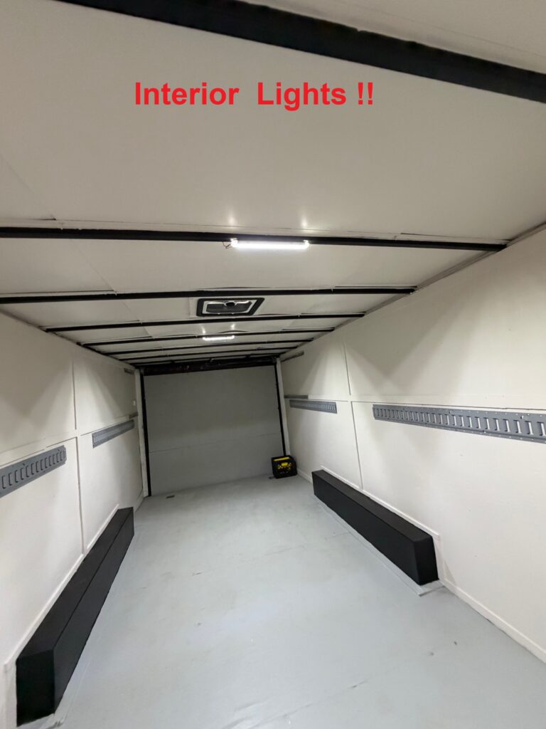 20' Enclosed Cargo Trailer - NICE !!!