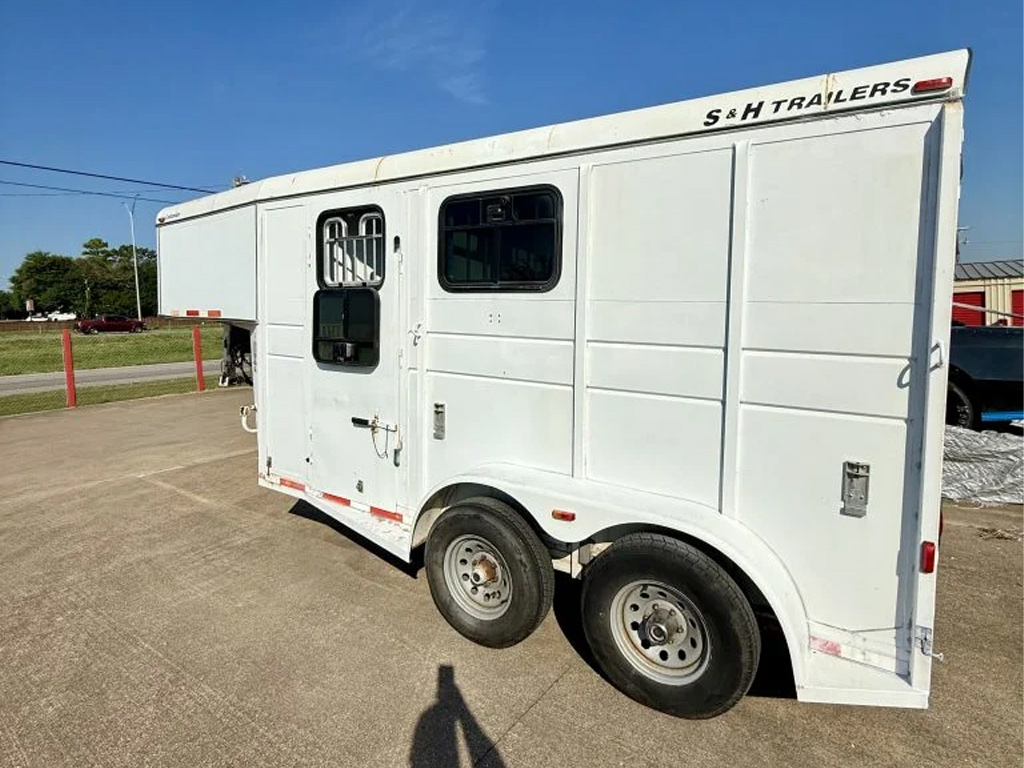 Gooseneck 2-Horse Slant Load Trailer