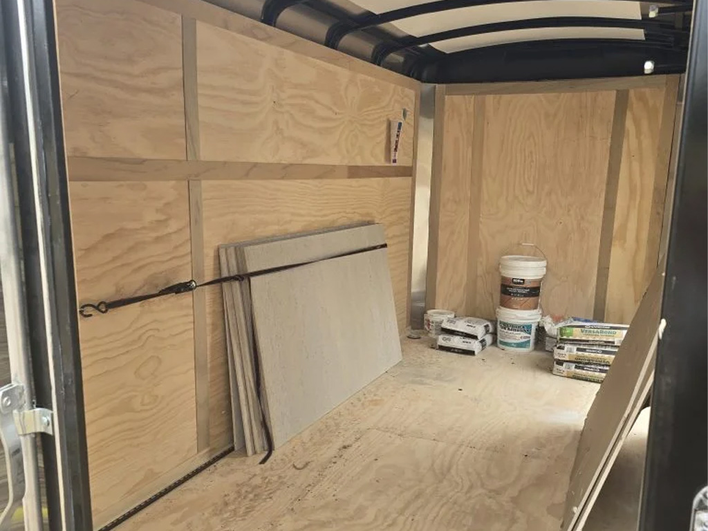 6x12 Enclosed 2024 Trailer with Hitch