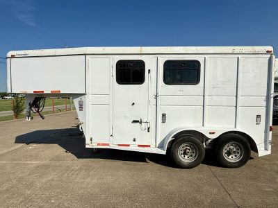 Gooseneck 2-Horse Slant Load Trailer