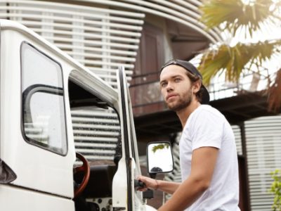 Rent Your Trailer Equipment: Earn Money From Driveway