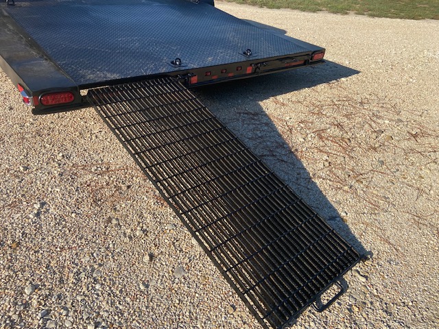 18ft Dovetail Car Hauler with Slide-In Ramps