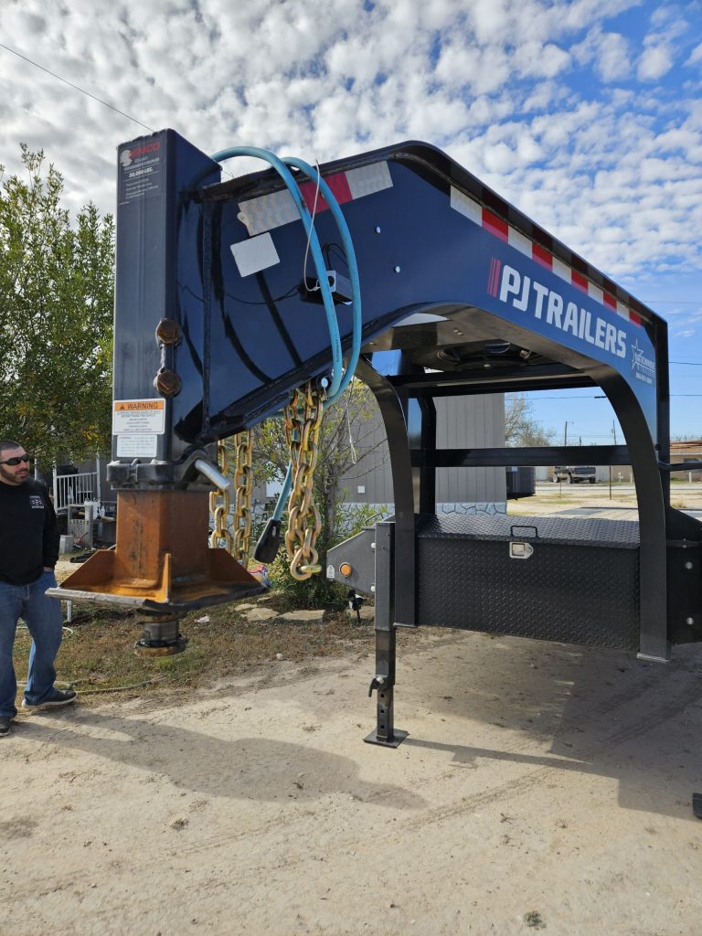 40ft PJ Gooseneck Dovetail Trailer