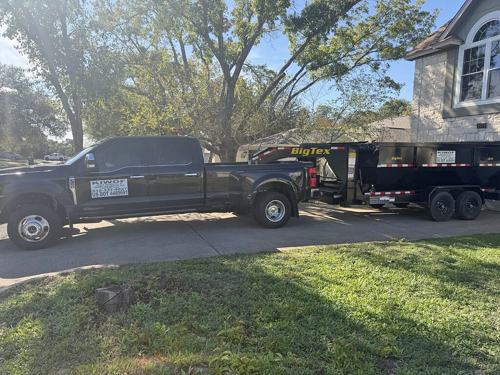 13 Yard Capacity - Dump Trailer