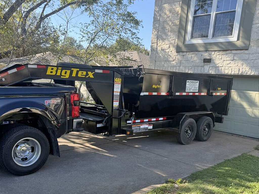 13 Yard Capacity - Dump Trailer