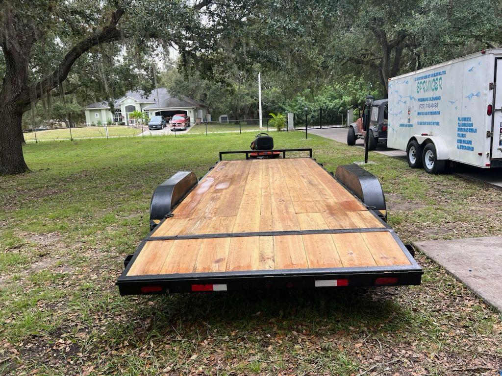 Trailer Plataforma 20x7 – Transporte Fácil y Seguro para Carga Grande
