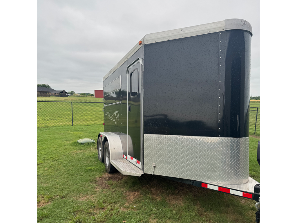 Enclosed 2 Horse Slant