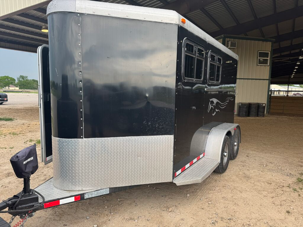 Enclosed 2 Horse Slant