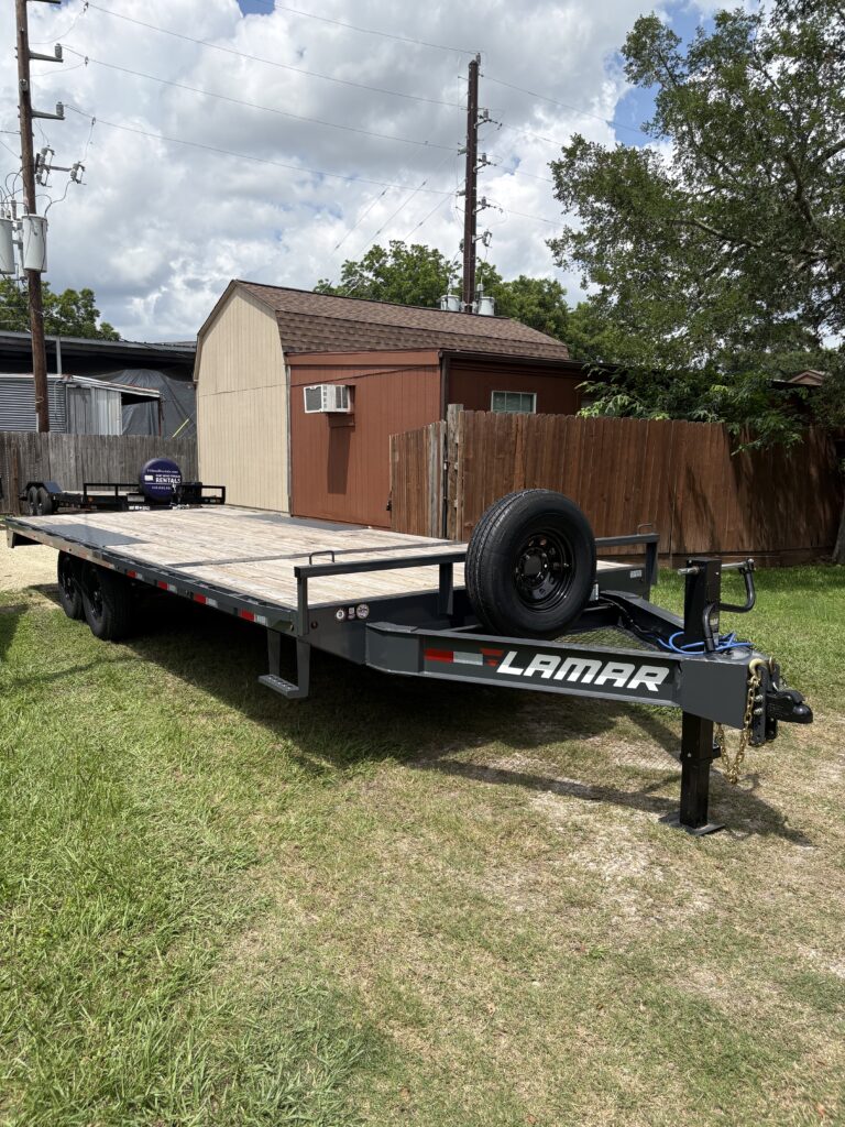 22ft Deckover Equipment Flatbed Trailer with Rear Ramps