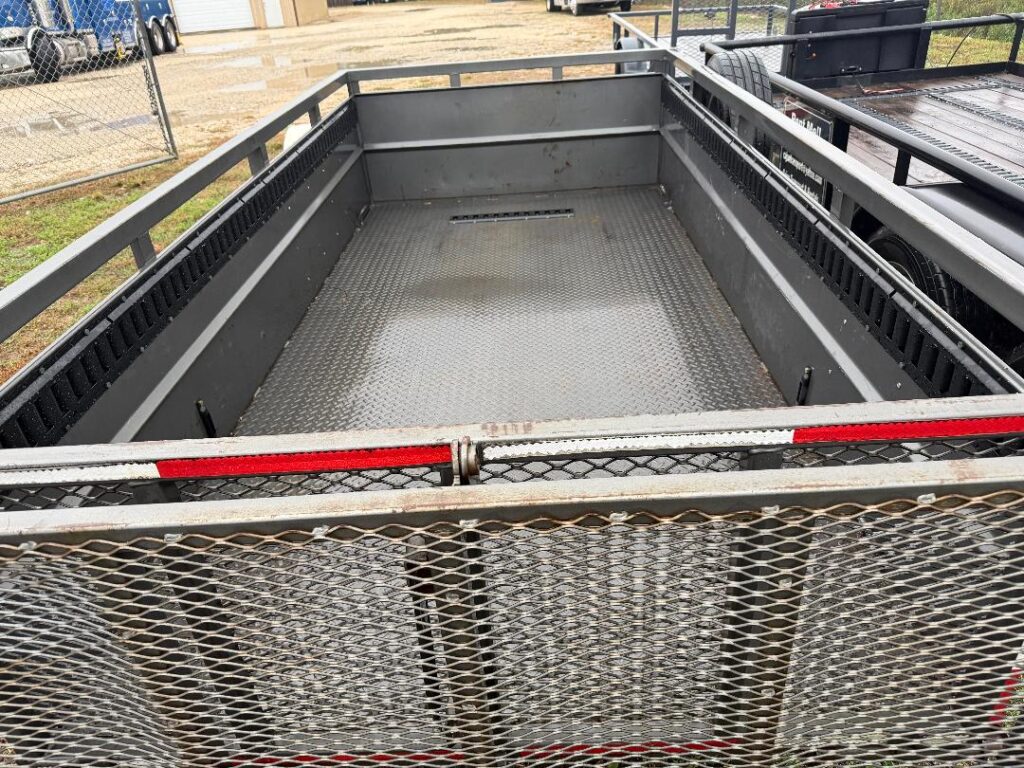 10' Uitility Trailer With Side Panel